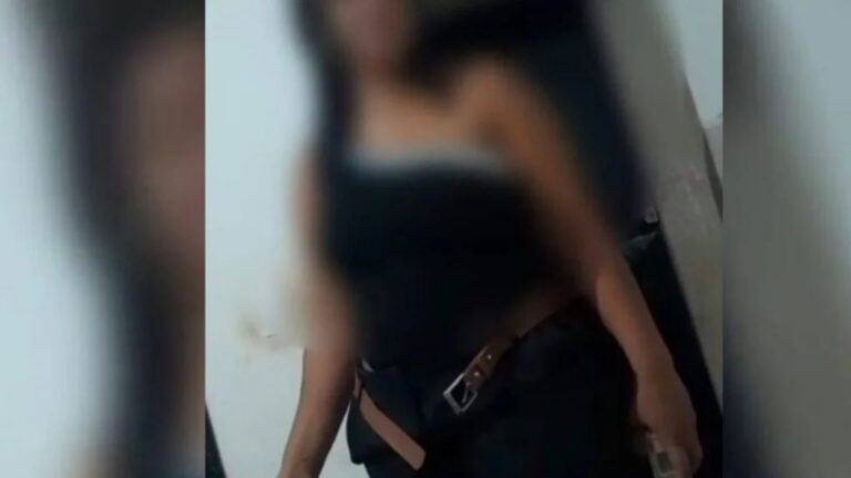 IMAGENS FORTES! Mulher ateia fogo no próprio marido dentro de casa e gravação mostra horror