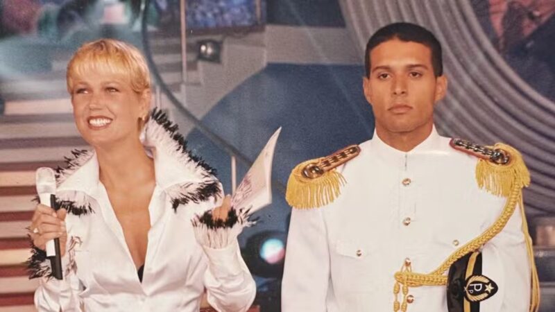Hugo Resende, ator de ‘Dona de Mim’, relembra início da carreira como ‘Papaquito’ de Xuxa