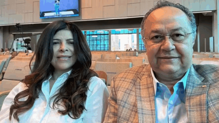 Deputada afirma que ex-marido pastor a traiu com vereadora mais jovem