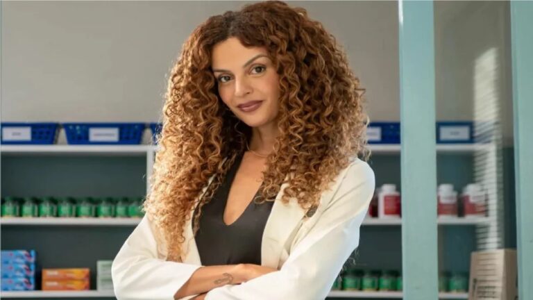 Viviane de ‘Três Graças’ revela como reage a ataques na internet: ‘Bloqueio’