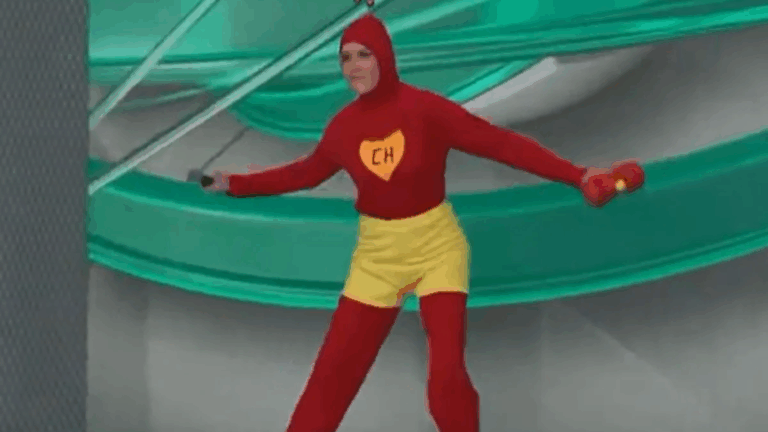 Renata Fan surpreende e aparece vestida de Chapolin em programa ao vivo