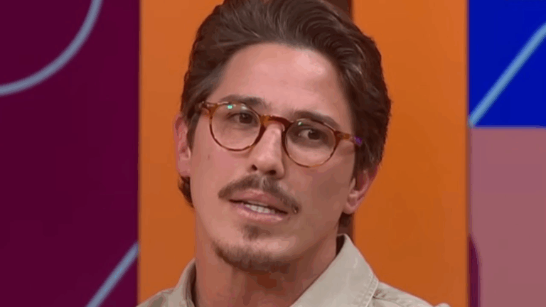 Romulo Arantes Neto celebra retorno às novelas em ‘Quem Ama Cuida’