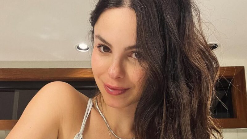 Grávida, atriz Sthefany Brito chora e faz revelação de outro mundo