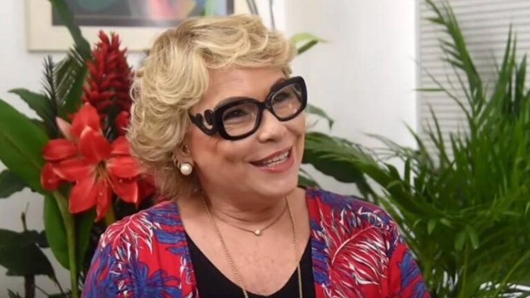 Ex-mulher de Bolsonaro celebra união dos filhos após polêmica com Michelle