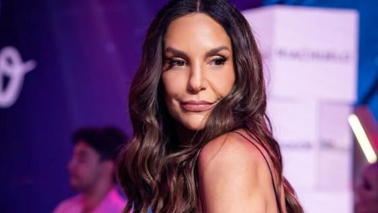 Ivete Sangalo posa de biquíni e exibe corpo escultural após separação bombástica