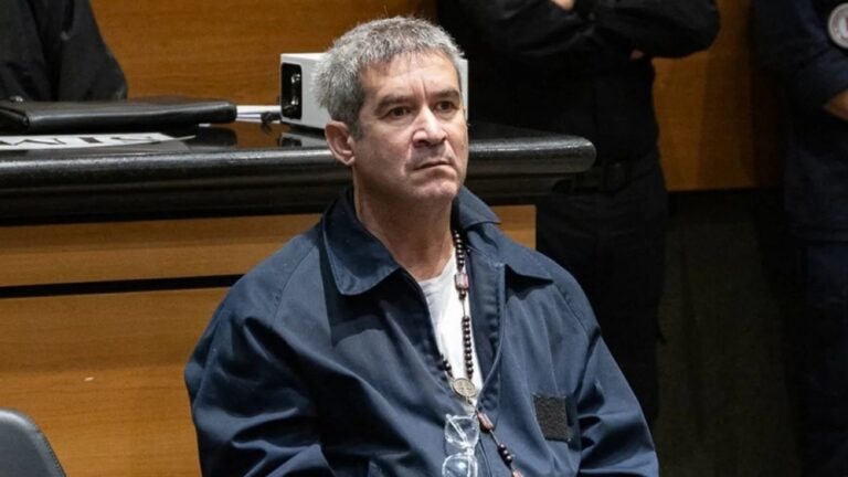 Ex-oficial da Marinha mata sogros a facadas por vingança e é condenado a 80 anos de prisão