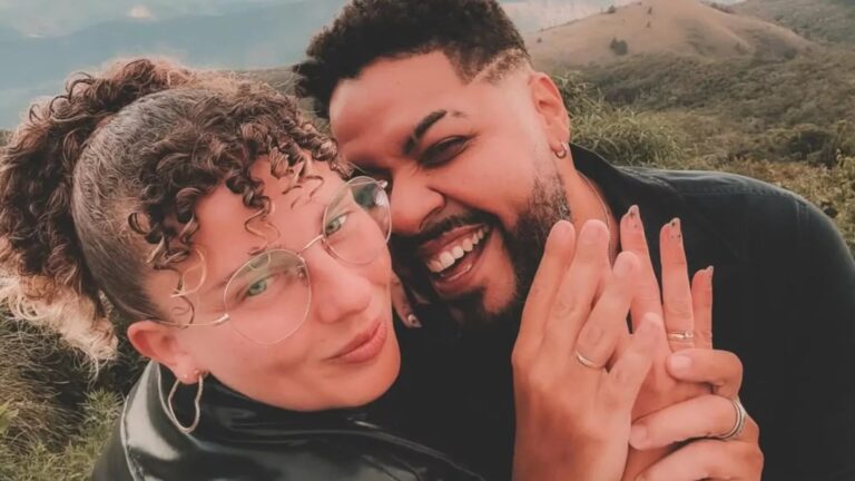 Lembra dela? Ex-atriz mirim Debby Lagranha é pedida em casamento; veja fotos