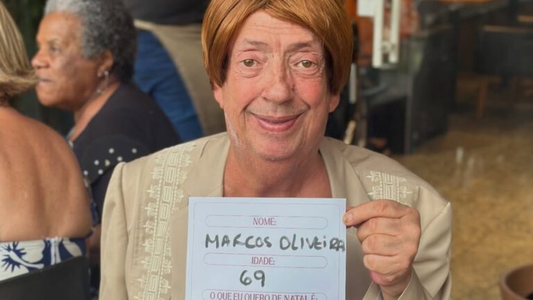 Marcos Oliveira, o Beiçola, ganha máquina de costura após pedido no ‘Retiro dos Artistas’