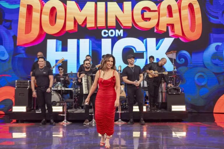 Cantores da banda de Simone são flagrados rebolando no ‘Domingão’: ‘Gente…’