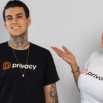 Áudio entre Andressa Urach e o filho após gravação de vídeo adulto choca a web: ‘Beber o seu’