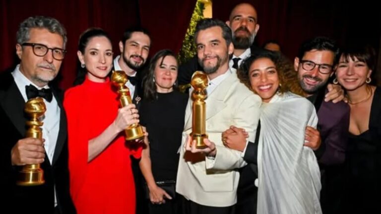 Gente como a gente! Após brilhar no Globo de Ouro, atriz surge de chinelo em shopping de luxo; veja
