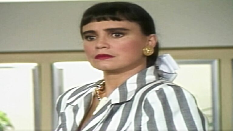 ‘Rainha da Sucata’: Maria do Carmo se choca ao descobrir segredo de Laurinha