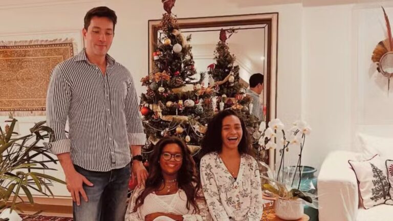 Filhas de Gloria Maria fazem homenagem de aniversário ao tutor: ‘Melhor pai’