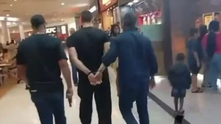 Homem marca encontro com adolescente e mãe arma flagrante