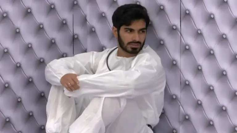 ‘BBB 26’: Ricardinho aperta o botão vermelho e desiste do Quarto Branco