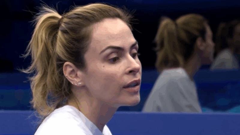 ‘BBB 26’: Ana Paula recebe instruções da produção e web dispara: ‘Armação’