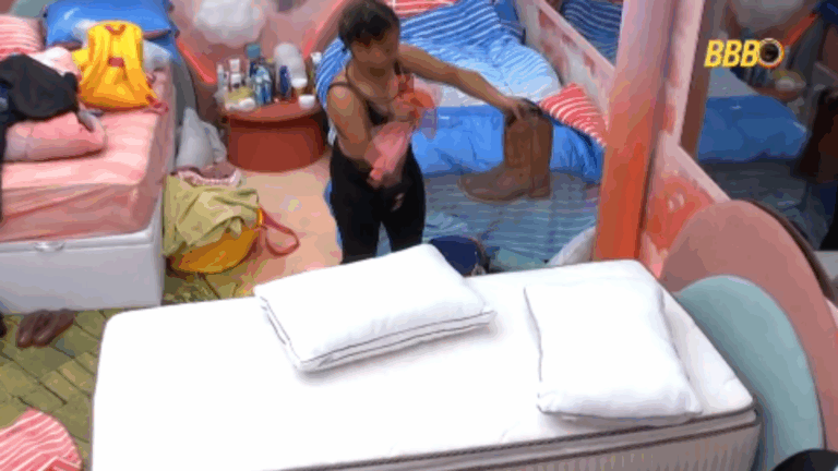 ‘BBB 26’: Milena se vinga de Cowboy e mexe nas coisas dele após ser eliminada da Prova do Líder