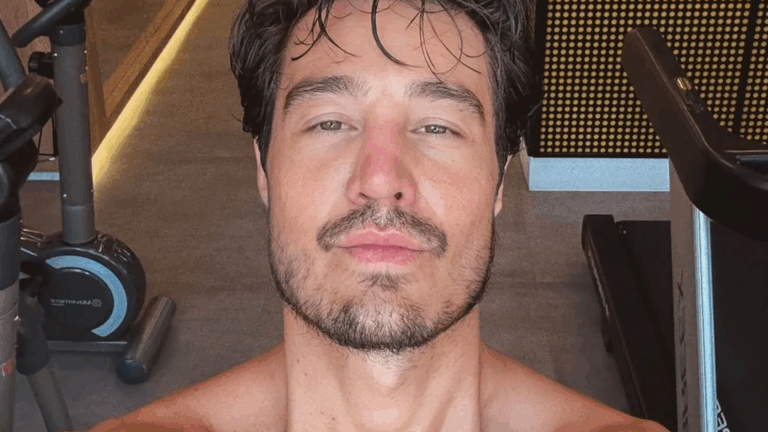 Cantor Tiago Iorc desabafa sobre doença: ‘Muito doloroso’