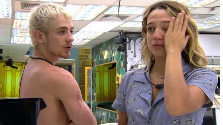 ‘BBB 26’: Samira cai no choro após tentativa frustrada de se explicar para Babu