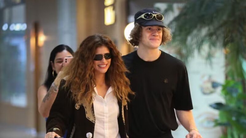 Lucas Pinheiro e Isadora Cruz embarcam no Rio de Janeiro — Foto: Agnews/Anna Giullia