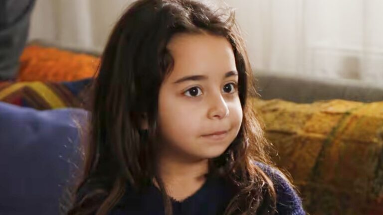 Cresceu! Veja como está Melek, atriz mirim da novela ‘Mãe’