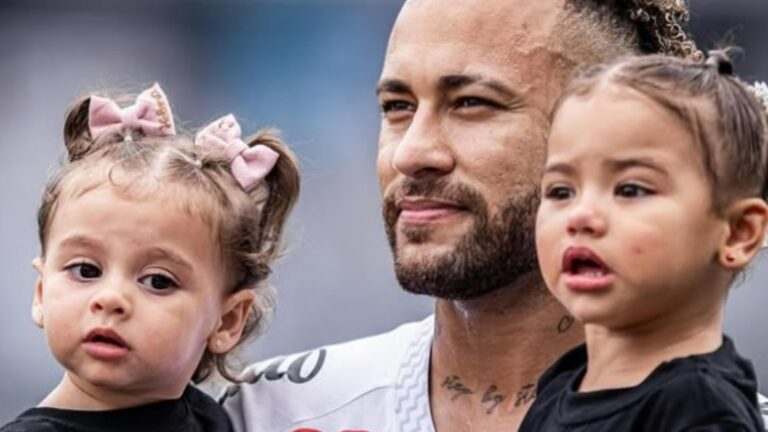 Neymar junta Mavie e Helena em momento de diversão com a família