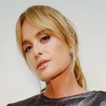 Angélica posta fotos de biquíni e detalhe chama atenção: ‘Ela é’