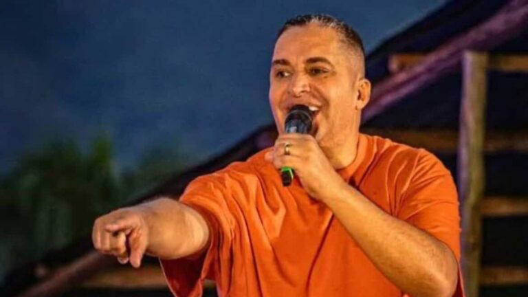 Gata! Cantor Waguinho faz publicação rara com filha que tem com ex-banheira do Gugu