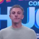 ‘Domingão’: Huck deixa mulher aos prantos ao dar casa de dois andares: ‘Coitada’