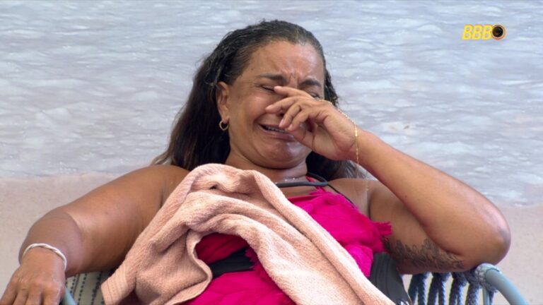 ‘BBB 26’: Abalada, Solange fica aos prantos e desabafa: ‘Chega a doer’