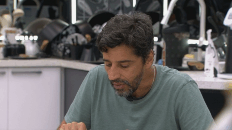 ‘BBB 26’: Cowboy aposta na queda de Ana Paula após voltar do Paredão