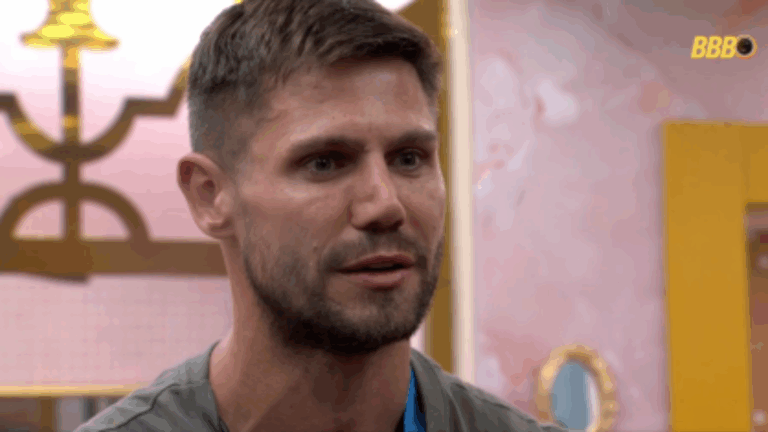 ‘BBB 26’: Jonas sobe no salto e crava quem é a mais falsa da casa: ‘É você!’