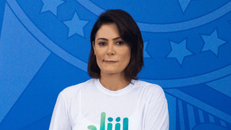 Michelle Bolsonaro é massacrada na web ao defender marido na igreja: ‘Tão repulsivo’