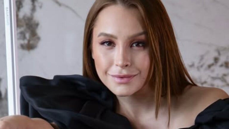 Carla Diaz renova visual para viver personagem e choca web: ‘Que cabelo é esse?’