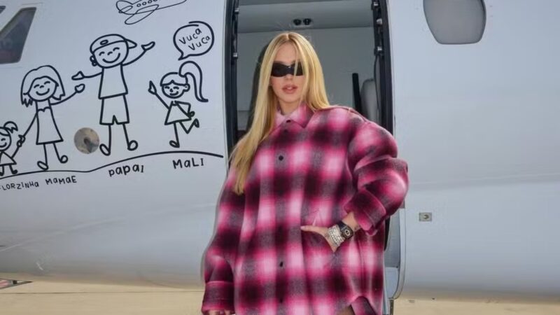 Virginia embarca para Paris com look de luxo; saiba o valor