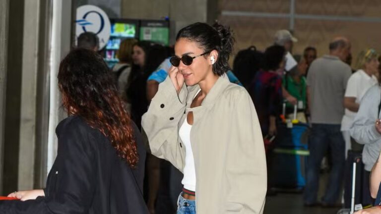 Bruna Marquezine aposta em bolsa de luxo para desembarcar no Rio; saiba o valor