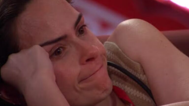 ‘BBB 26’: Ana Paula cai no choro ao relembrar a perda da mãe em acidente