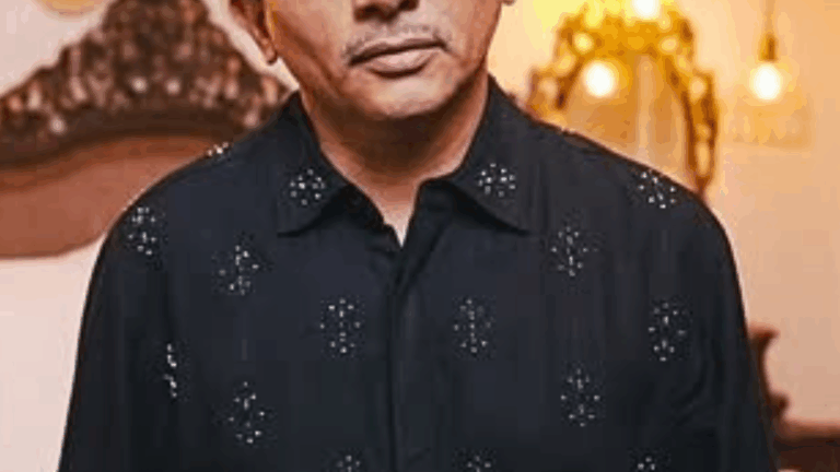 Cantor de hit famoso perdeu fortuna milionária e hoje vive de favor