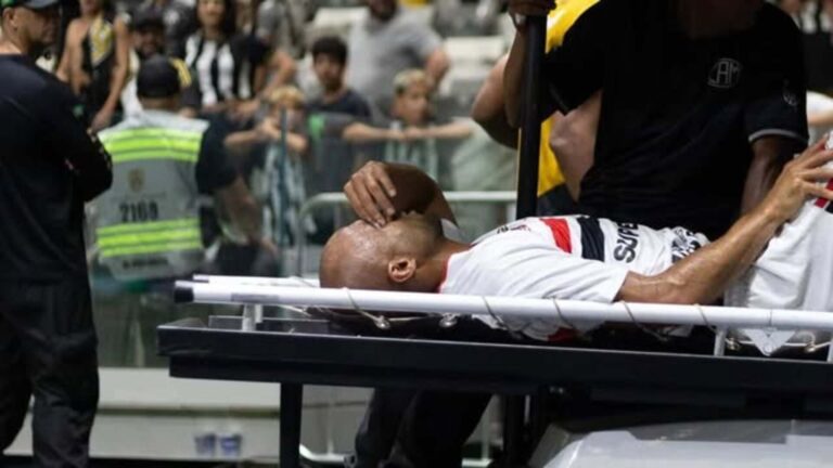 Grave! Jogador do São Paulo fratura duas costelas