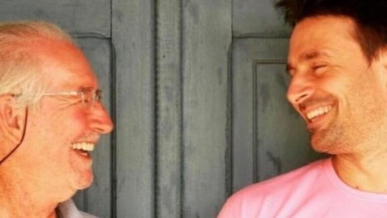 Murilo Rosa emociona com homenagem ao pai que já faleceu