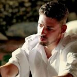 ‘Avenida Brasil’: Jorginho desmascara farsa sobre mãe ao olhar foto em sepultura