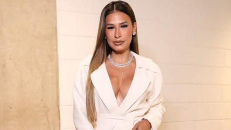 Simone Mendes deixa palco temporariamente após ter dor de barriga e diverte público com sinceridade
