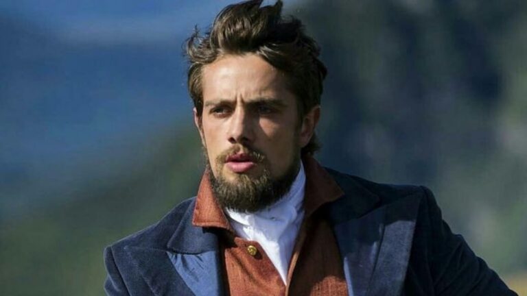 Cena de ‘Além do Tempo’ faz fãs pedirem Rafael Cardoso na Globo: ‘Contrata esse homem’