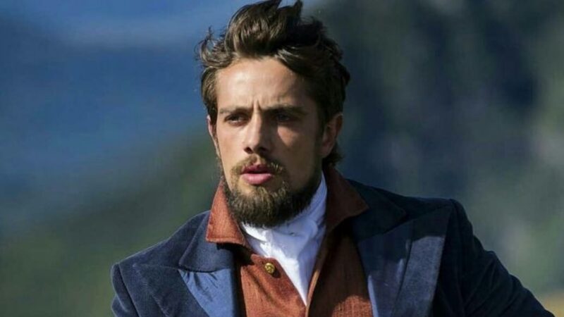 Cena de ‘Além do Tempo’ faz fãs pedirem Rafael Cardoso na Globo: ‘Contrata esse homem’