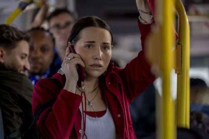‘Quem Ama Cuida’: Adriana se supera e consegue ser demitida 2 vezes em apenas 4 capítulos