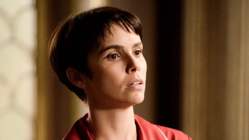 ‘Avenida Brasil’: Nina faz descoberta chocante sobre Carminha