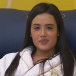 Ex-BBB Jordana quebra web ao surgir de biquíni branco pós harmonização facial