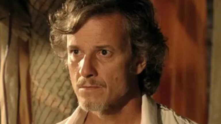 ‘Avenida Brasil’: Max seduz e manipula Neide em plano com Carminha