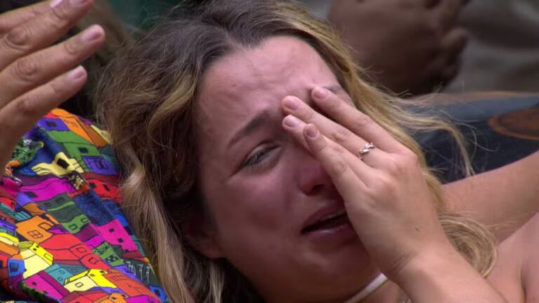 ‘BBB 26’: Samira se desespera ao ouvir informação externa: ‘Medo’