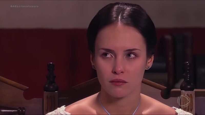 Helena (Fernanda Nobre) em 'A Escrava Isaura' - Reprodução/ Record